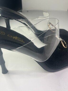 Mata Shoes: Tiger Lily